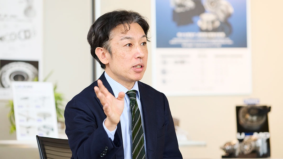 岡本さんのインタビュー写真