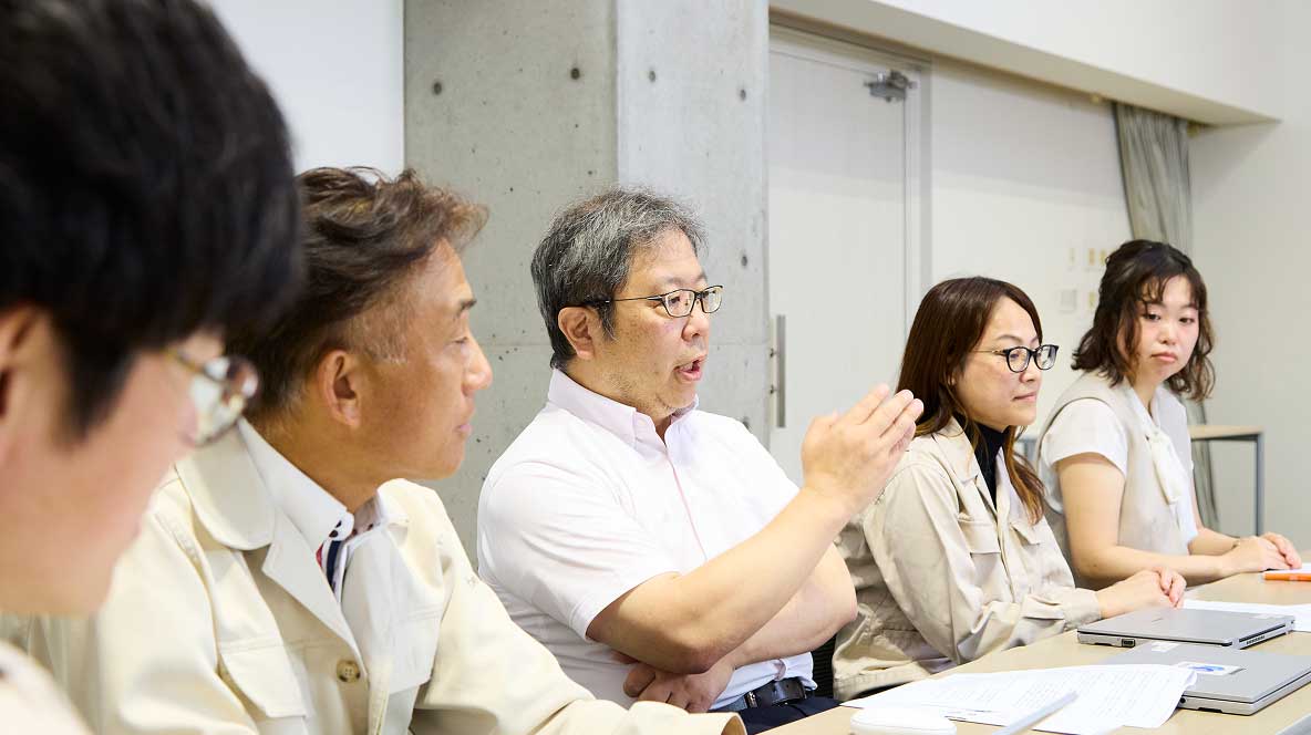 飯島さん・吉田さん・市橋さん・川越さん・中川さんのインタビュー写真