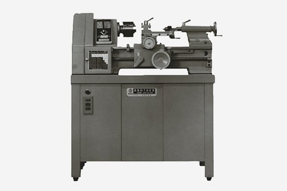 School Race, a small size lathe for academic use