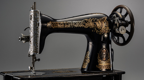 A primeira máquina de costura de ponto fixo da Brother, para o uso doméstico