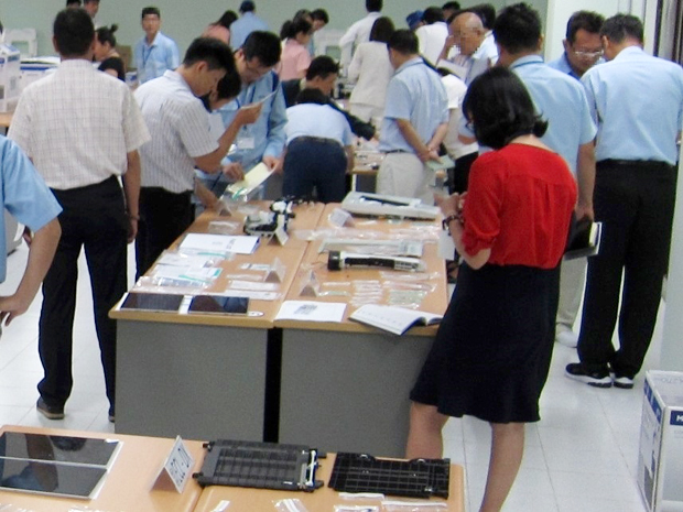 Participating suppliers in a parts exhibition